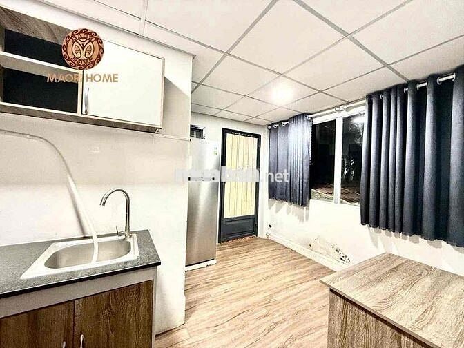 Căn Hộ 2PN sẵn nội thất cửa sổ trời , Phongg khách + Bếp To