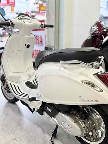 Vespa iget 2018 Trắng phố B2 - 10 Triệu lấy xe
