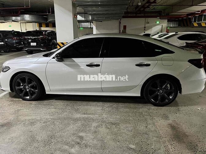 CIVIC e:HEV 2024 - Xe lướt 13100 km - HT Vay 70%