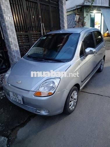 Chevrolet Spark 2 chỗ số sàn màu bạc