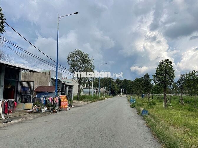 Chính Chủ Cần Bán Lô Đất 2 Mặt Tiền Cạnh Chợ Thông Đường MP Tân Vạn