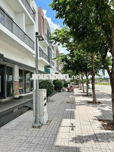 Bán nhà phố 3 tầng dt ngang 5 dài 17 mặt tiền đường 30m dự án sun casa