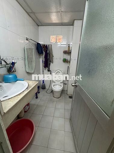 Chỉ 4 tỷ TL, nhà 3 tầng, 27m2, 2 PN, 3WC Nguyễn Thanh Tuyền, P2, TB