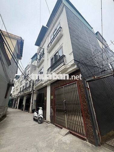 Sát KĐT Đô Nghĩa- Nhà 4T*32m2 full nội thất- Ô tô đỗ cổng- Giá 3,85 tỷ Sát KĐT Đô Nghĩa- Nhà 4T*32m2 full nội thất- Ô tô đỗ cổng- Giá 3,85 tỷ