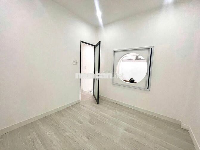 Bán nhà Mới ngay Tỉnh Lộ 10, HXH, SHR, 1 tỷ 750 còn thương lượng !!!