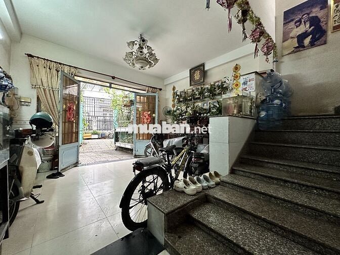 Hạ giá cần bán gấp nhà nát hẻm hướng Nam Phú Thuận Q7