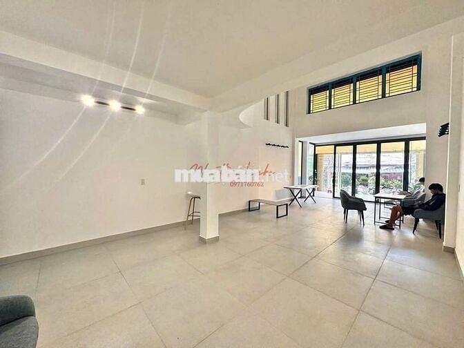 Huỳnh Tịnh Của – Mặt bằng sân vườn chill, giá 2x dễ thương cute !!!