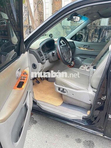 xe 7 chỗ cửa lùa , ko niên hạn, rộng rãi