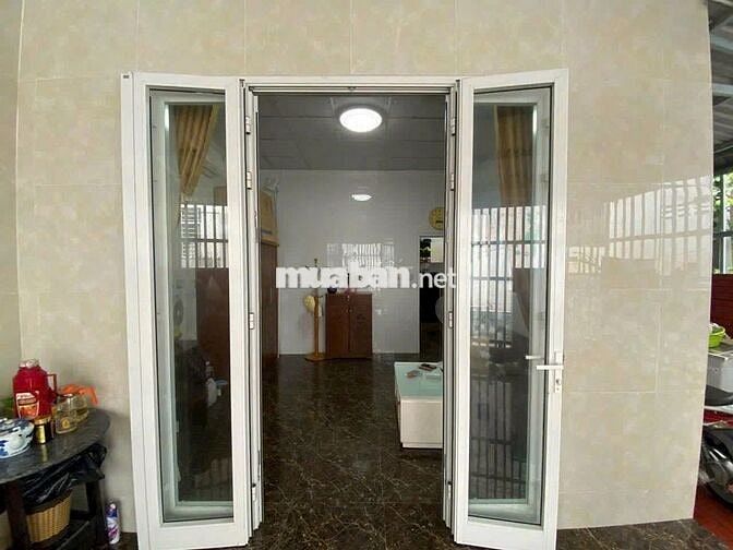 bán gấp nhà C4 ở Gia Huỳnh-Trảng Bàng. DT 155m2, giá 900 triệu. SHR.