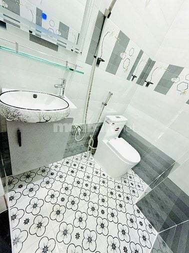 Hẻm Thẳng Cách MT 100m.ngay Trường THPT NGÔ GIA TỰ Bình Đông P15Q8. 