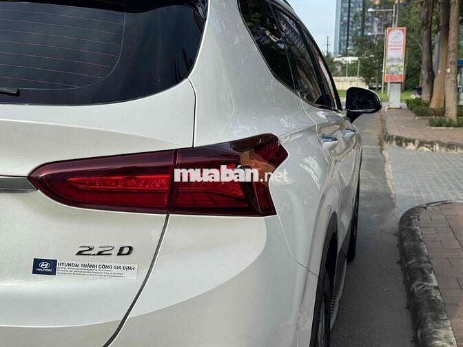 Hyundai Santa Fe sx2020 AT Diesel Base - Odo 74k