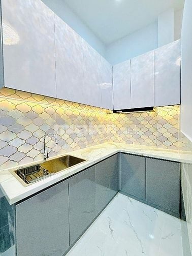 Hẻm Thẳng Cách MT 100m.ngay Trường THPT NGÔ GIA TỰ Bình Đông P15Q8. 