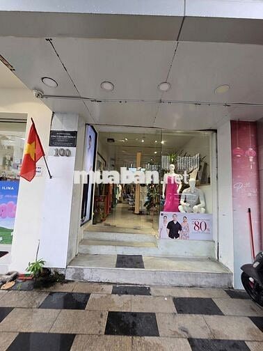 Nhà Đẹp - Vị trí vip MT Nguyễn Trãi Quận 1 gần vòng xoay (4x26) 3 Tầng