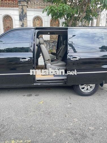 xe 7 chỗ cửa lùa , ko niên hạn, rộng rãi