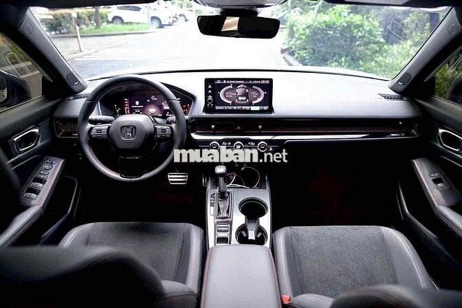 Honda Civic e:HEV RS Trắng - 13000 km, Cho vay bao