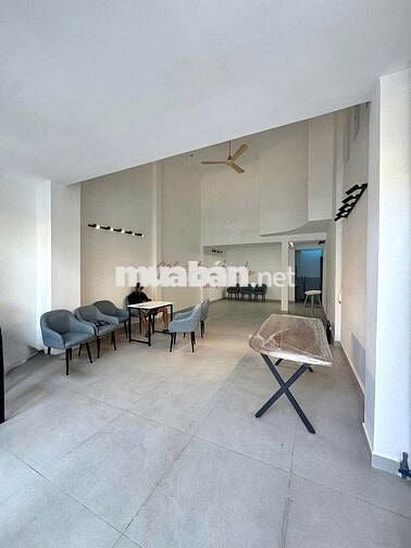 Huỳnh Tịnh Của – Mặt bằng sân vườn chill, giá 2x dễ thương cute !!!