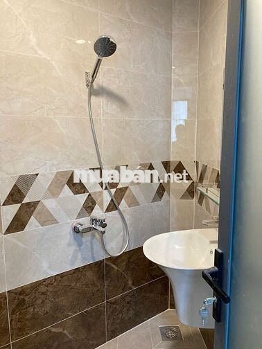 Cho Thuê Nhà Đường Nguyễn Cư Trinh, Quận 1 ( 3 lầu, ST, 4PN, 4WC )