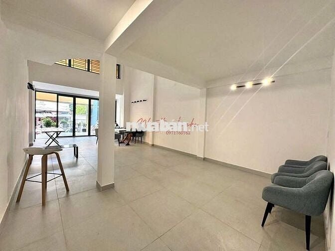 Huỳnh Tịnh Của – Mặt bằng sân vườn chill, giá 2x dễ thương cute !!!