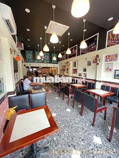 Nhà Mặt Tiền Trần Hưng Đạo, Quận 1 - 1 trệt, 1 lầu trống suốt