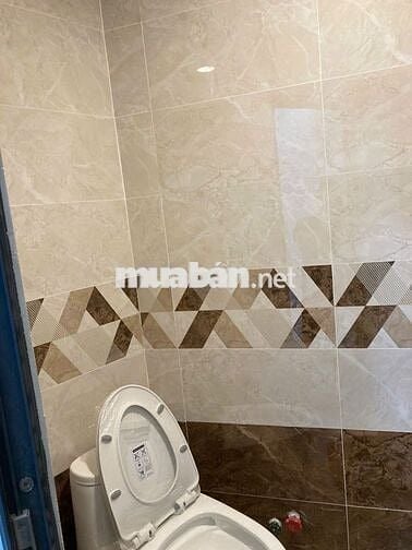 Cho Thuê Nhà Đường Nguyễn Cư Trinh, Quận 1 ( 3 lầu, ST, 4PN, 4WC )