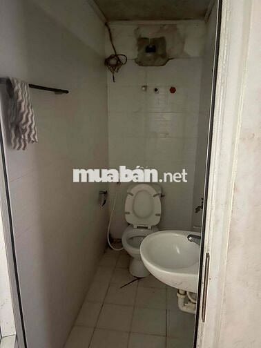 Cho thuê nhà mặt ngõ 351 đường âu cơ nhật tân tây hồ. diện tích 30m2