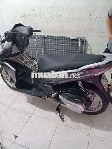 Xe máy Honda Air Blade màu xám đen