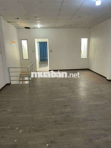 Nhà 1trệt 1lầu 2pn 2wc gần Quốc Lộ 13 HBC 10triệu