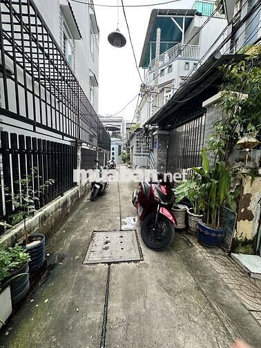 Hạ giá cần bán gấp nhà nát hẻm hướng Nam Phú Thuận Q7