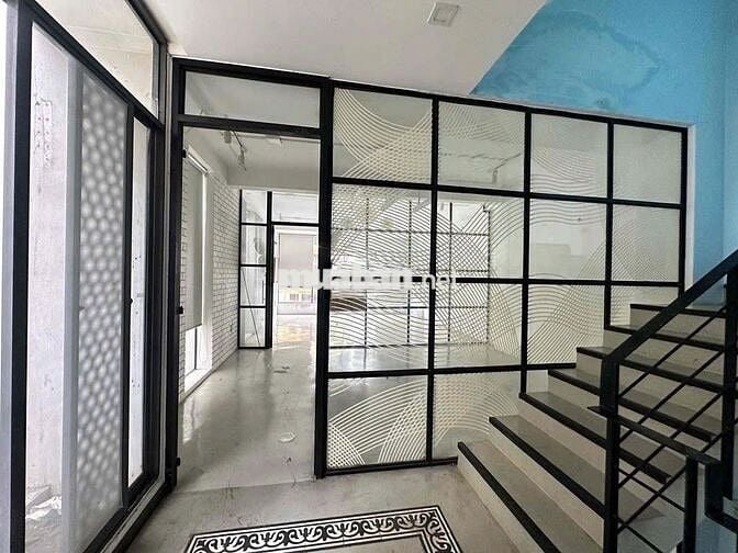 Cho thuê nhà mặt tiền đường Nguyễn Súy, dt 5,4x20 trệt 5 lầu