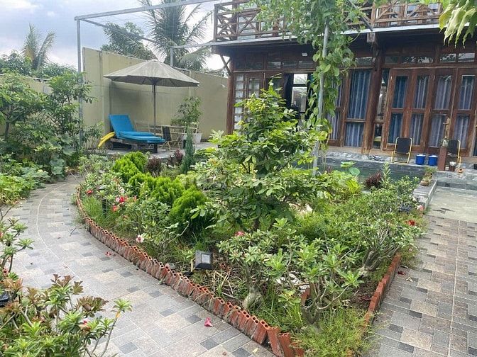 CHO THUÊ NHÀ SÂN VƯỜN DT 10 * 60m  - GẦN VINHOMS QUẬN 9