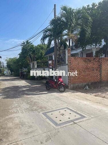 Cần bán nhanh lô đất 5,7x18m, Shr, đg 6m thông gần ngã 5 Chùa Hang.