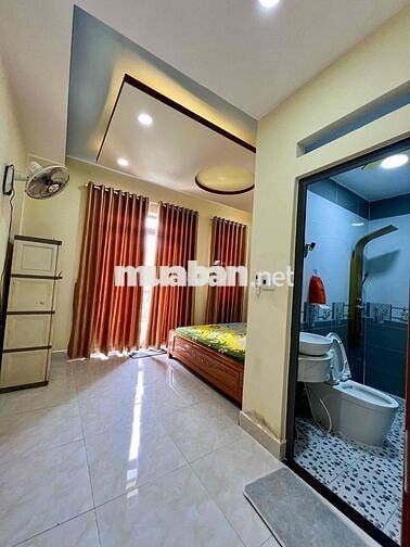 Nhà Sạch Sẻ DT 180m2 1Trệt 2Lầu 3Pn 3Wc Gần Trường Nguyễn Văn Thệ