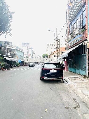 Chính chủ bán nhà mặt tiền ngay chợ Hoà Bình