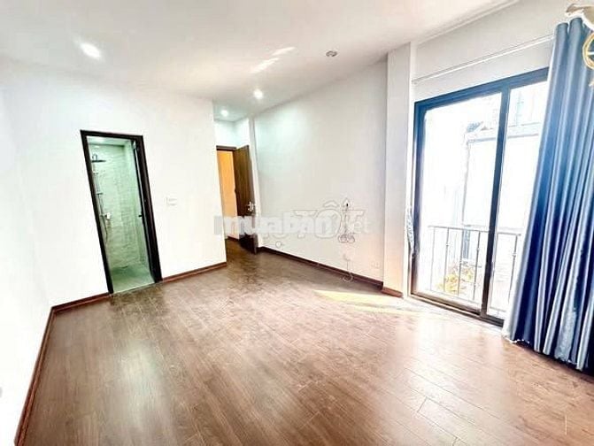 Thuỵ Khuê 30/33m² – 6 tầng thang máy – 7.6 Tỷ – Nhà mặt ngõ  – Hồ Tây