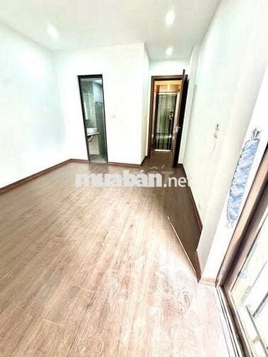 Thuỵ Khuê 30/33m² – 6 tầng thang máy – 7.6 Tỷ – Nhà mặt ngõ  – Hồ Tây