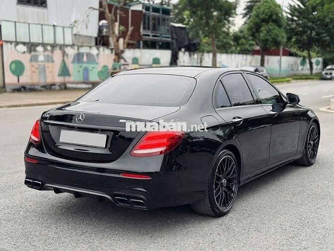 MERCEDES BENZ E300 AMG 2019 Xe Lướt Đẹp Có Trả Góp