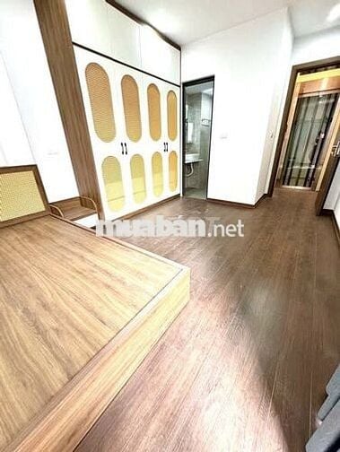 Thuỵ Khuê 30/33m² – 6 tầng thang máy – 7.6 Tỷ – Nhà mặt ngõ  – Hồ Tây