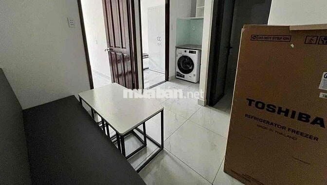 Căn hộ 2 phòng ngủ, bancol,  mặt tiền Vĩnh Hội Q4, tiện đi quận 1