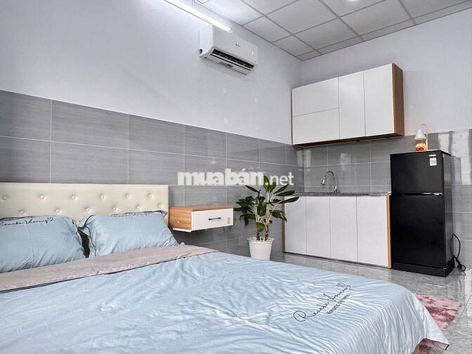 Phòng trọ 35m2 gần Q1, Q2 Ban công thoáng Full NT tại Nơ Trang Long