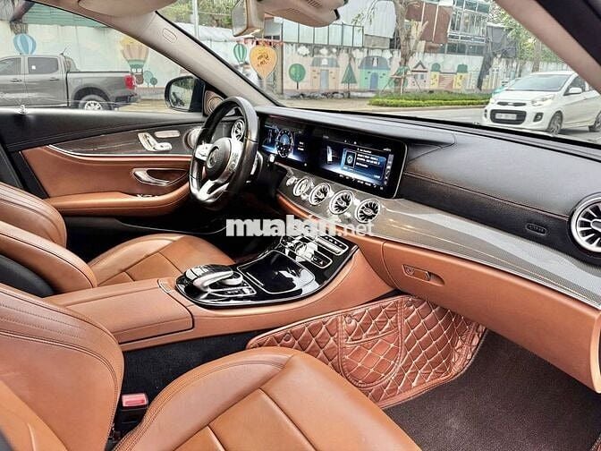 MERCEDES BENZ E300 AMG 2019 Xe Lướt Đẹp Có Trả Góp