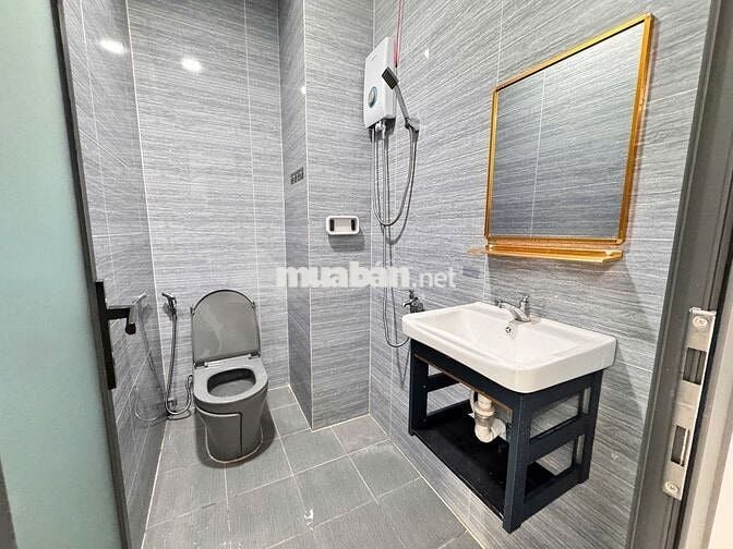 Phòng trọ 35m2 gần Q1, Q2 Ban công thoáng Full NT tại Nơ Trang Long