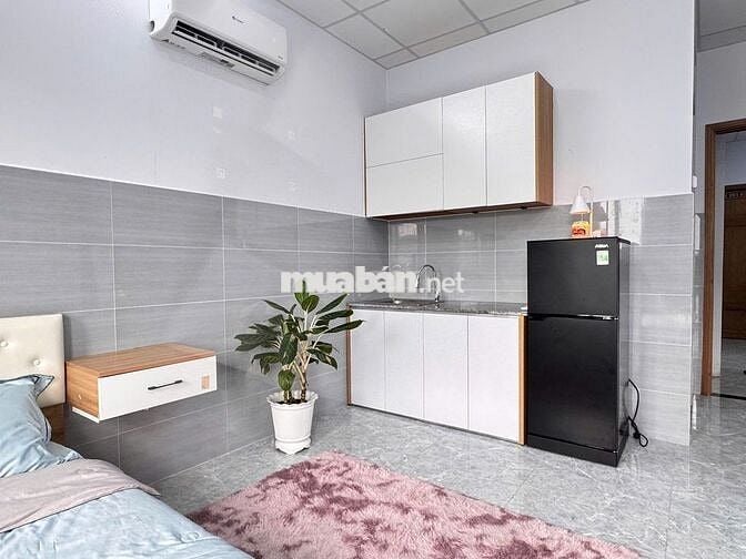 Phòng trọ 35m2 gần Q1, Q2 Ban công thoáng Full NT tại Nơ Trang Long