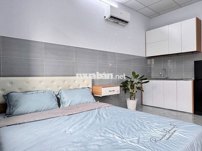 Phòng trọ 35m2 gần Q1, Q2 Ban công thoáng Full NT tại Nơ Trang Long