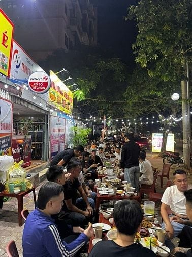 Nhà hàng LẨU GÀ LÁ É, CÁC LOẠI MÓN VỀ GÀ NƯỚNG VÀ CÁC MÓN NƯỚNG 