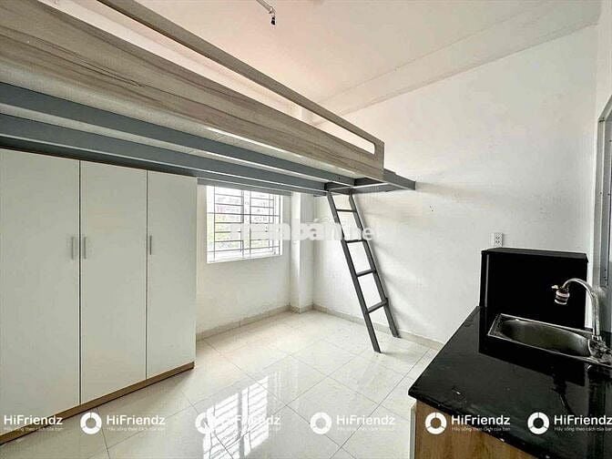 Phòng duplex cửa sổ trời có nội thất cơ bản sát đại học VLU , IUH