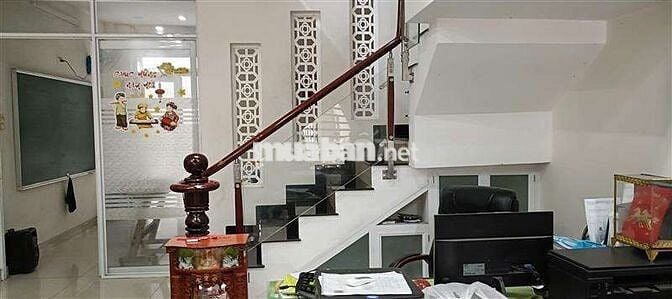 BÁN NHÀ Q12 - 4 TẦNG - Ô TÔ NGŨ TRONG NHÀ - DT KHỦNG - GIÁ CỰC TỐT