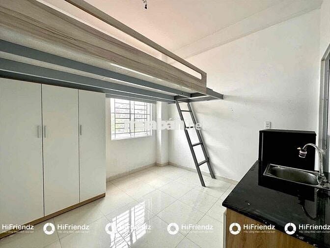 Phòng duplex cửa sổ trời có nội thất cơ bản sát đại học VLU , IUH