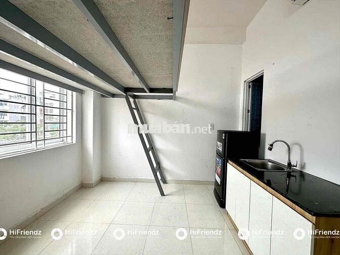 Phòng duplex cửa sổ trời có nội thất cơ bản sát đại học VLU , IUH