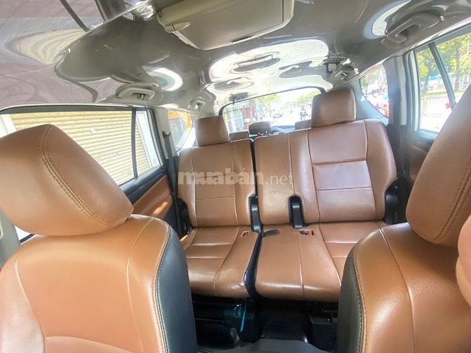 🚗✨ CHO THUÊ XE TỰ LÁI INNOVA 2017 – 8 CHỖ RỘNG RÃI TẠI TP.HCM! ✨🚗