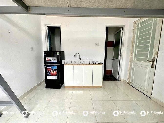 Phòng duplex cửa sổ trời có nội thất cơ bản sát đại học VLU , IUH